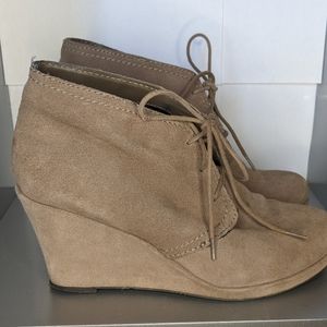 Dolce Vita Suede booties size 8